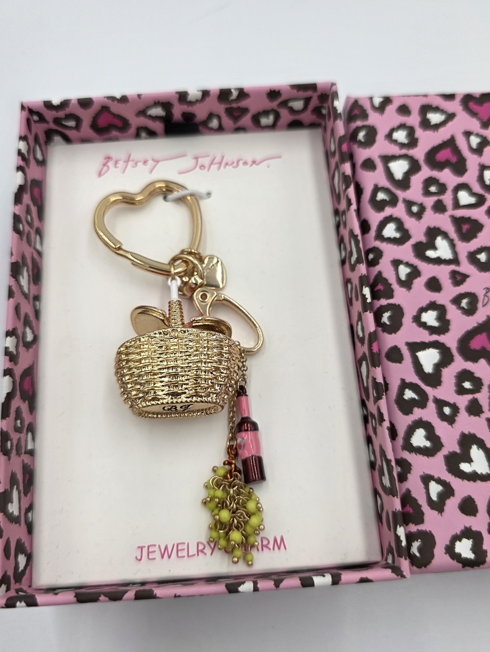 Betsey Johnson Picnic Basket‎ Wine & Grapes Bag Charm Jewelry Keychain New Box